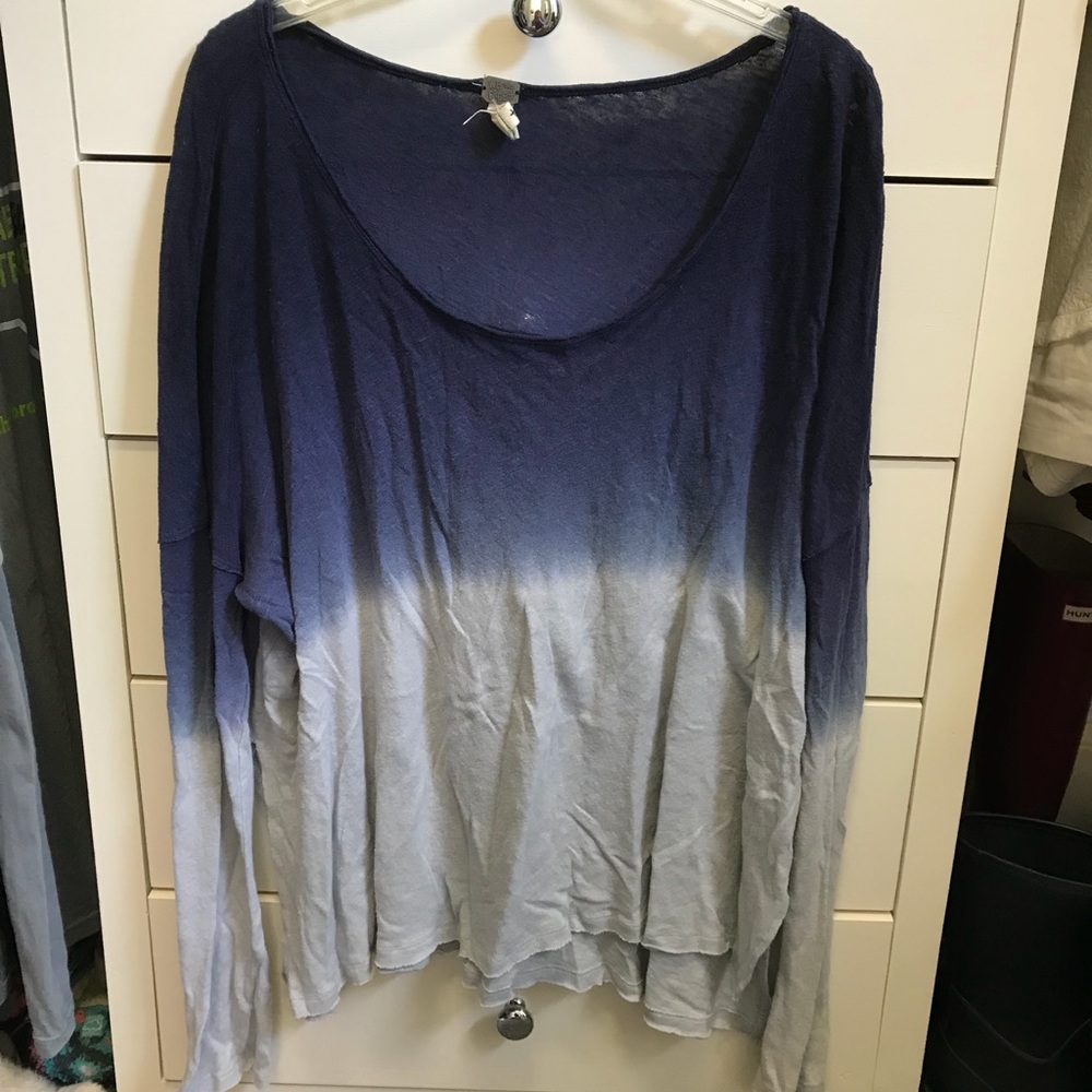 Blue tie-dye long-sleeved top